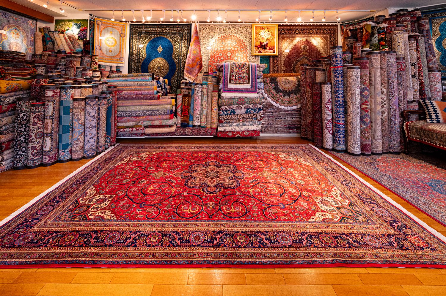 味わい深い風合いのアンティーク品